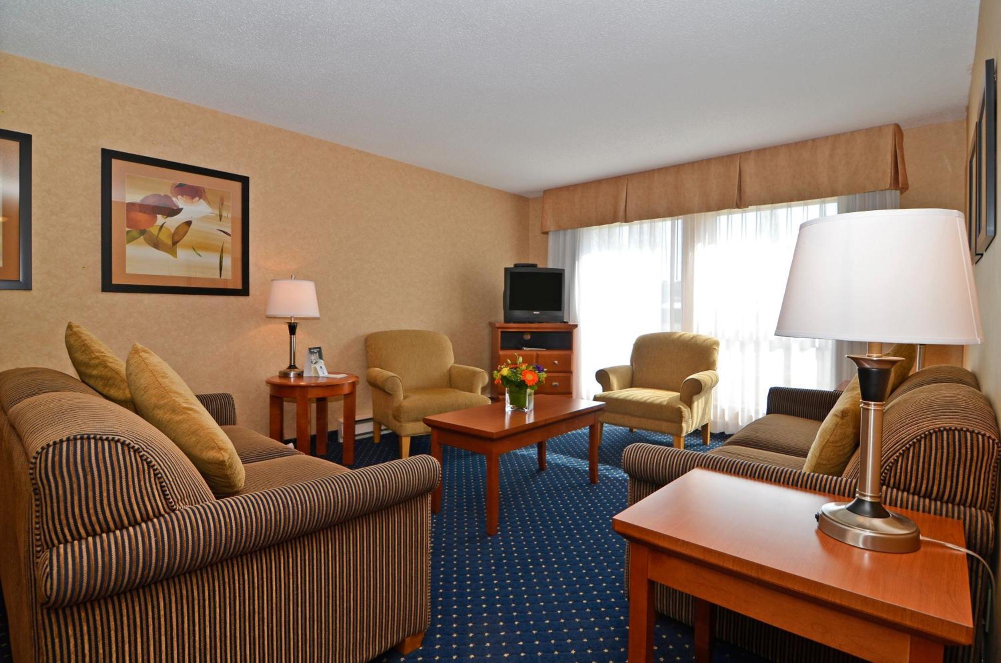 Best Western Plus Langley Inn Екстер'єр фото