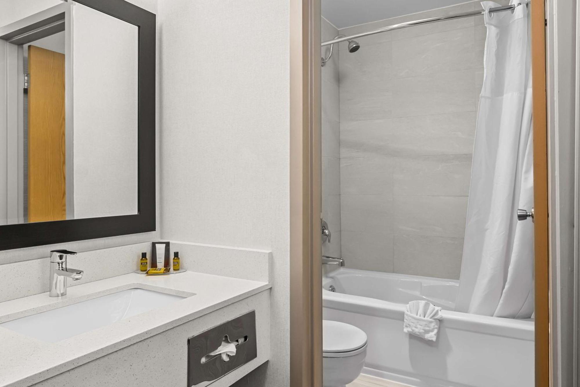 Best Western Plus Langley Inn Екстер'єр фото