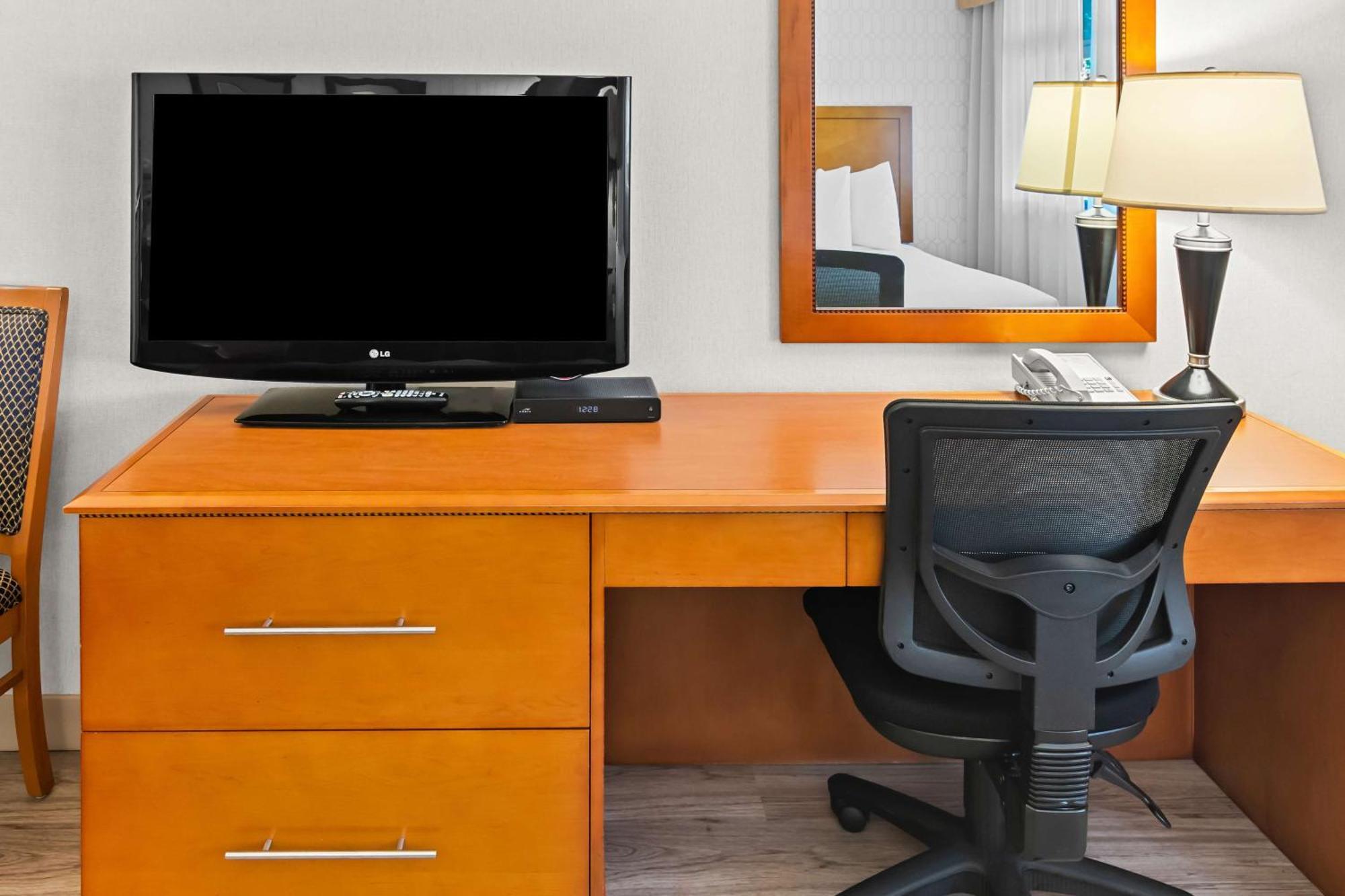 Best Western Plus Langley Inn Екстер'єр фото
