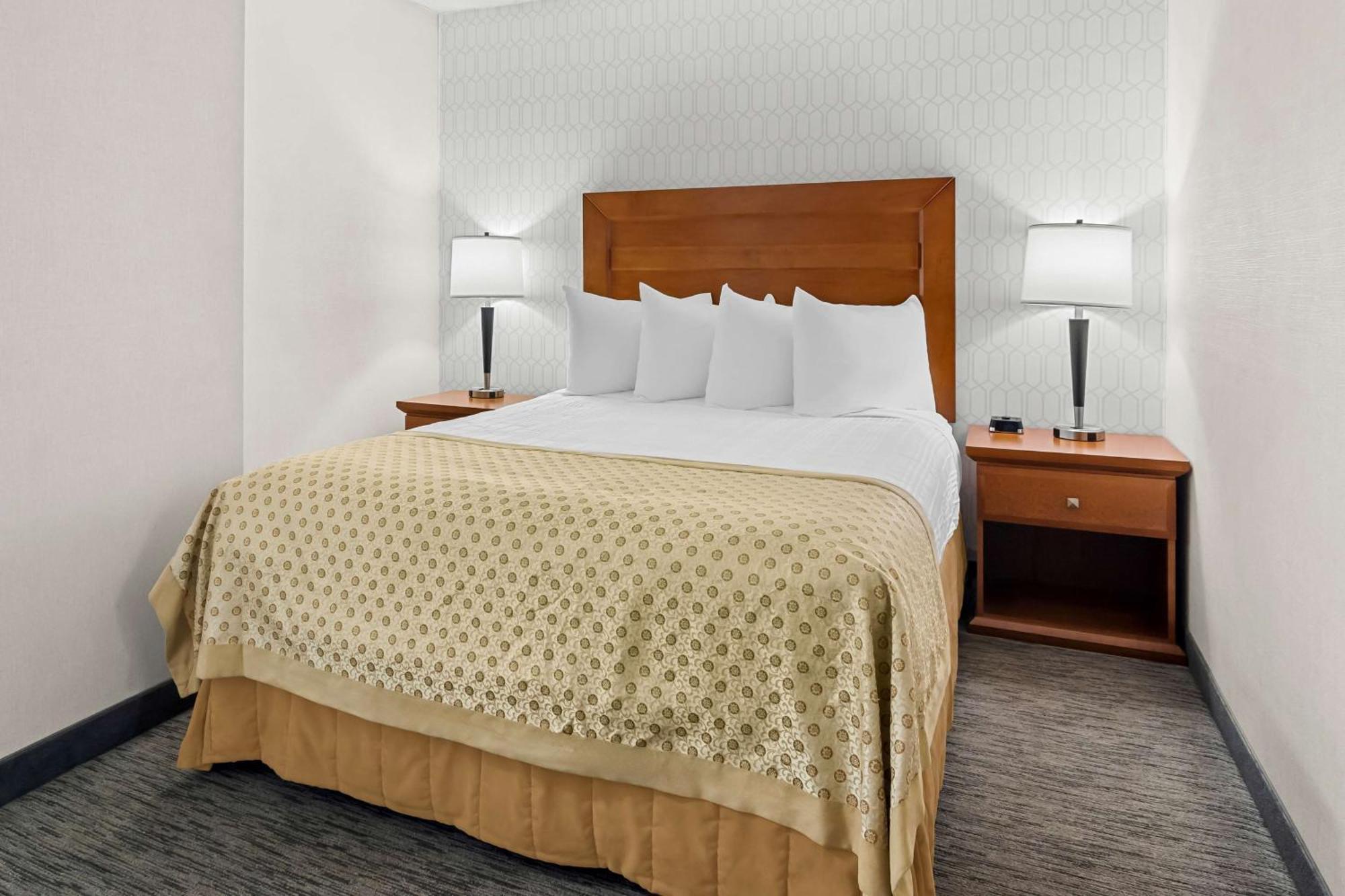 Best Western Plus Langley Inn Екстер'єр фото
