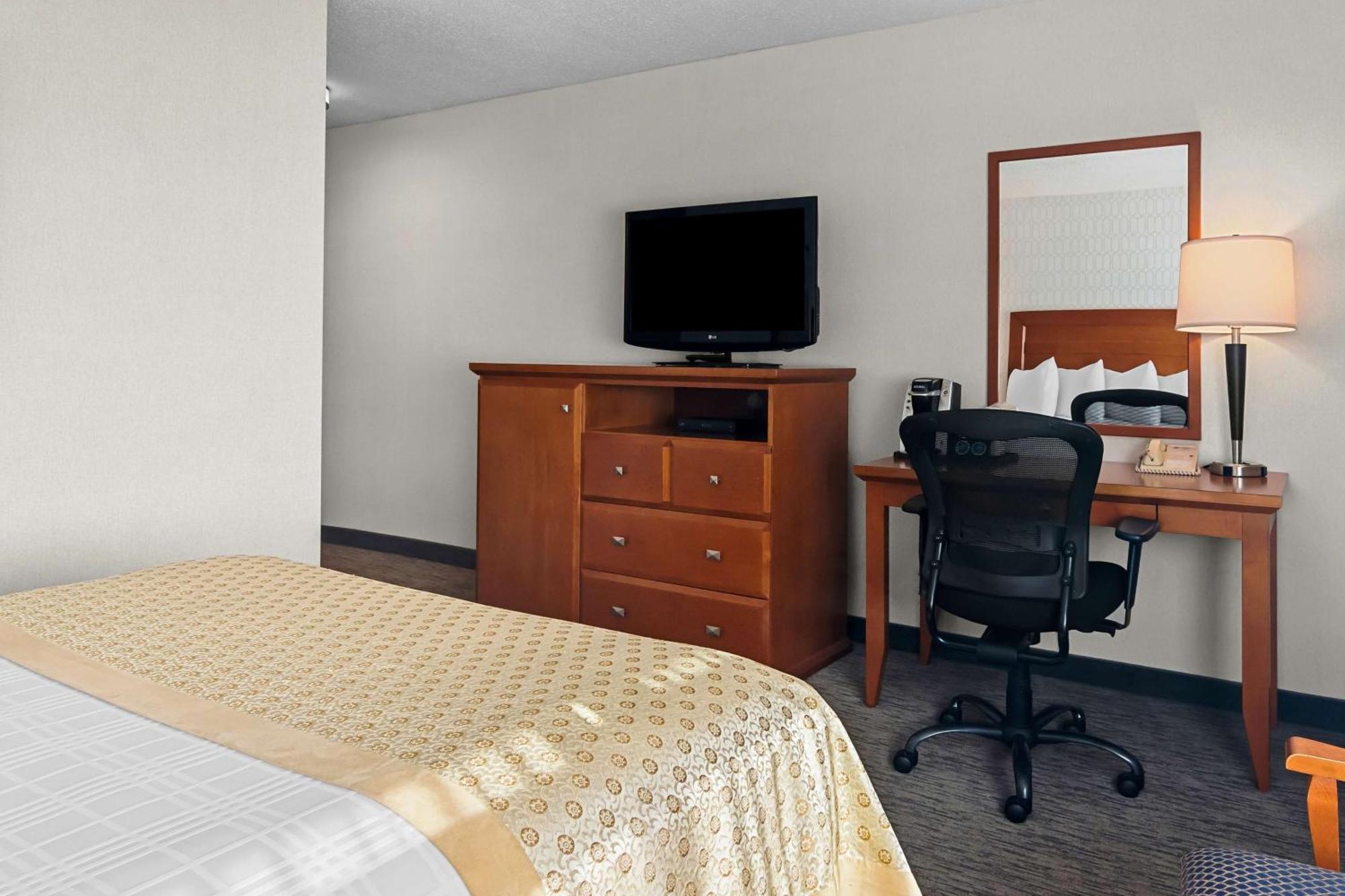 Best Western Plus Langley Inn Екстер'єр фото